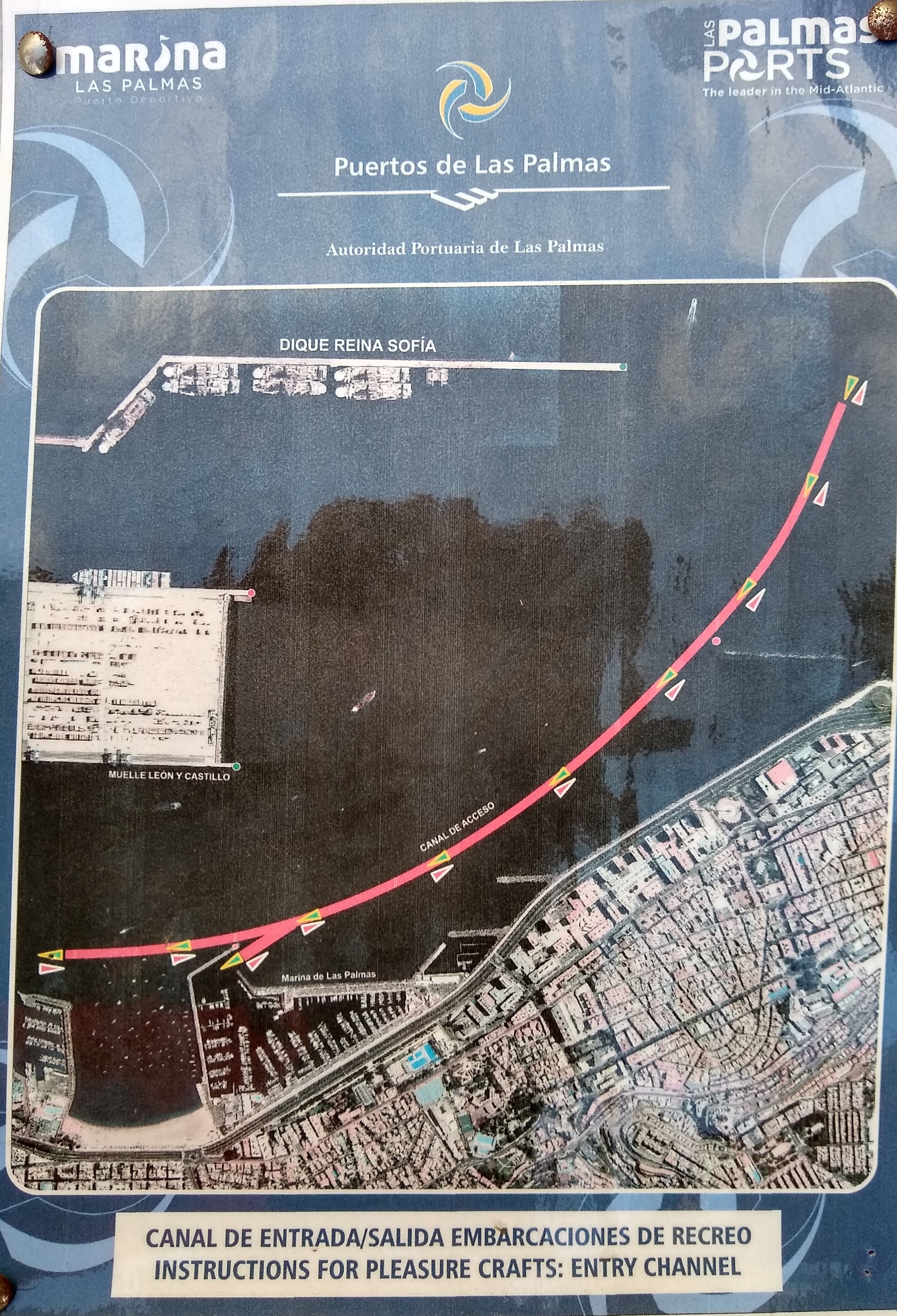 Las_Palmas_Harbour_Entry_Channel.jpg